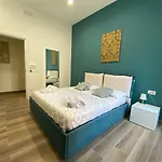 לינה וארוחת בוקר Sun Art 4*